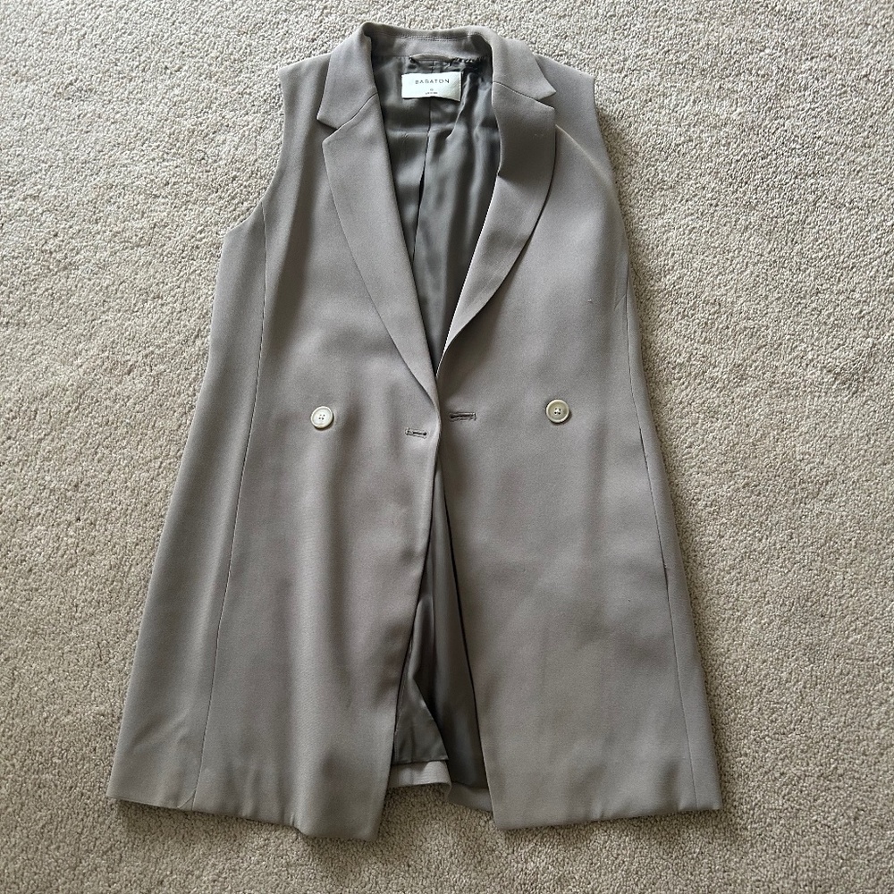Aritzia Babaton Blazer Vest Size 0 Color Taupe